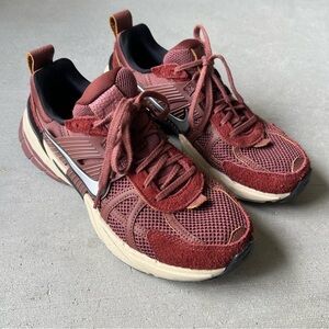 Nike V2K Run Sneakers - W8